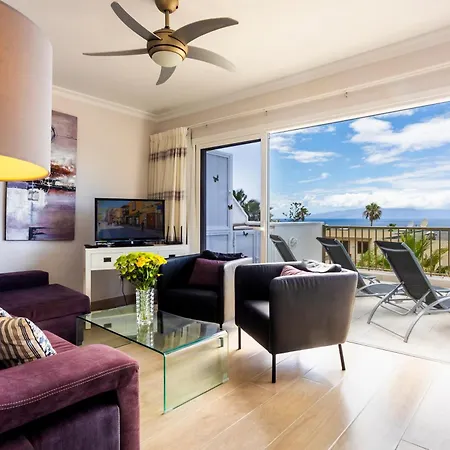 Ocean Panorama - 3 Ac Bedrooms, Private Garage, Pool, 2 Bathrooms, Tv Channels דירה