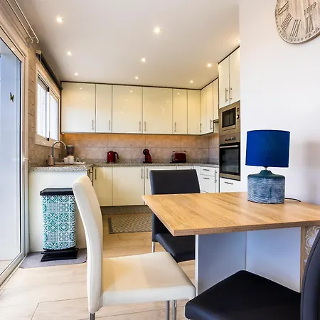 Lejlighed Ocean Panorama - 3 Ac Bedrooms, Private Garage, Pool, 2 Bathrooms, Tv Channels *