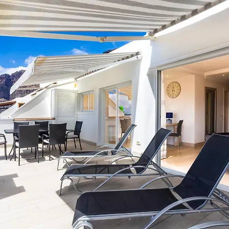 Ocean Panorama - 3 Ac Bedrooms, Private Garage, Pool, 2 Bathrooms, Tv Channels דירה *