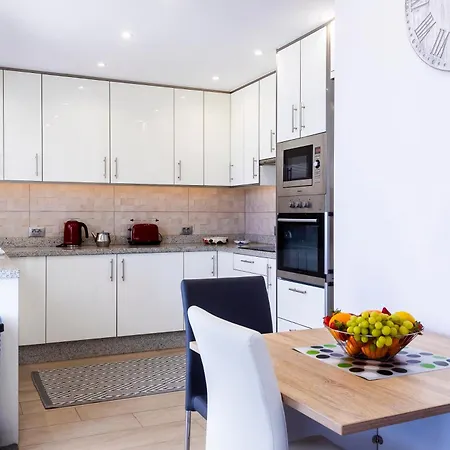 Lejlighed Ocean Panorama - 3 Ac Bedrooms, Private Garage, Pool, 2 Bathrooms, Tv Channels