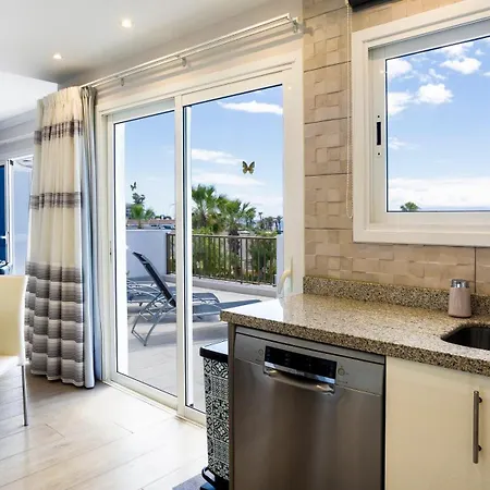 Ocean Panorama - 3 Ac Bedrooms, Private Garage, Pool, 2 Bathrooms, Tv Channels Lejlighed Acantilado de los Gigantes