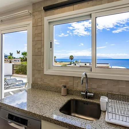 Ocean Panorama - 3 Ac Bedrooms, Private Garage, Pool, 2 Bathrooms, Tv Channels Lejlighed Acantilado de los Gigantes