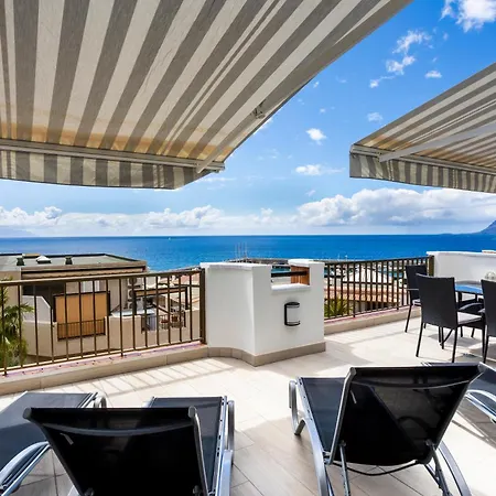 Ocean Panorama - 3 Ac Bedrooms, Private Garage, Pool, 2 Bathrooms, Tv Channels דירה