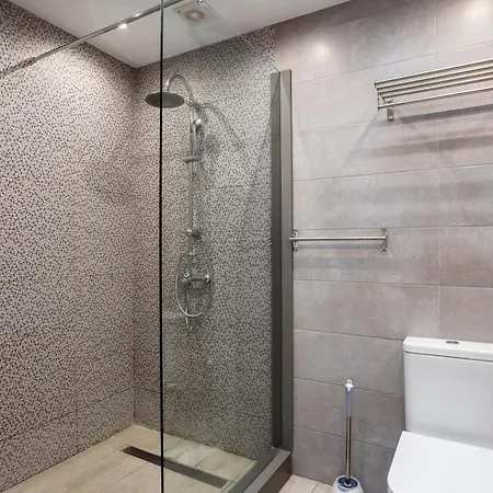 Ocean Panorama - 3 Ac Bedrooms, Private Garage, Pool, 2 Bathrooms, Tv Channels