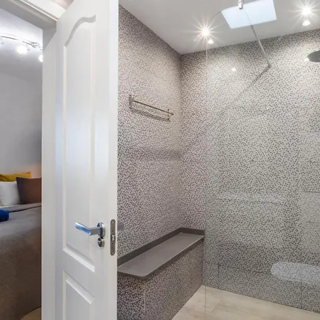 Lejlighed Ocean Panorama - 3 Ac Bedrooms, Private Garage, Pool, 2 Bathrooms, Tv Channels *